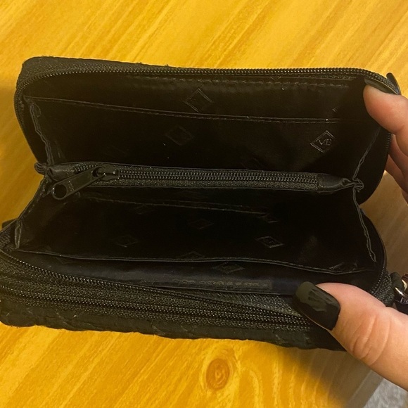 Vera Bradley Black Wallet/Wristlet - Picture 6 of 6